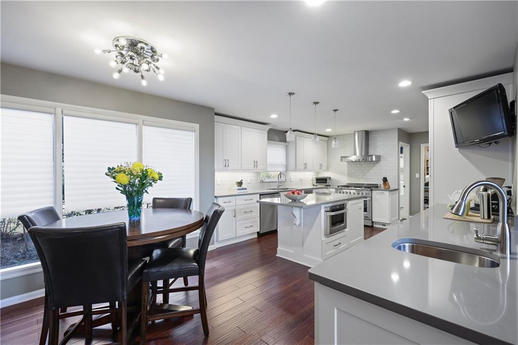 180 River Court Parkway