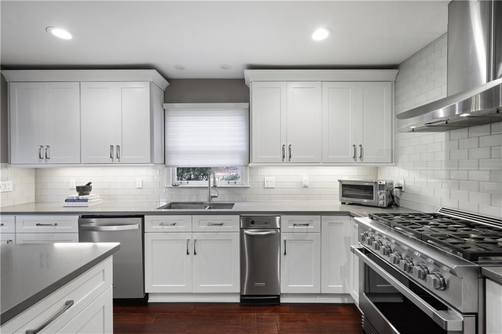 180 River Court Parkway