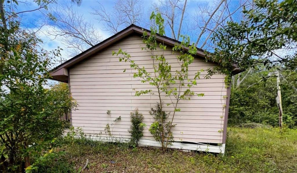 325 Golden Road E