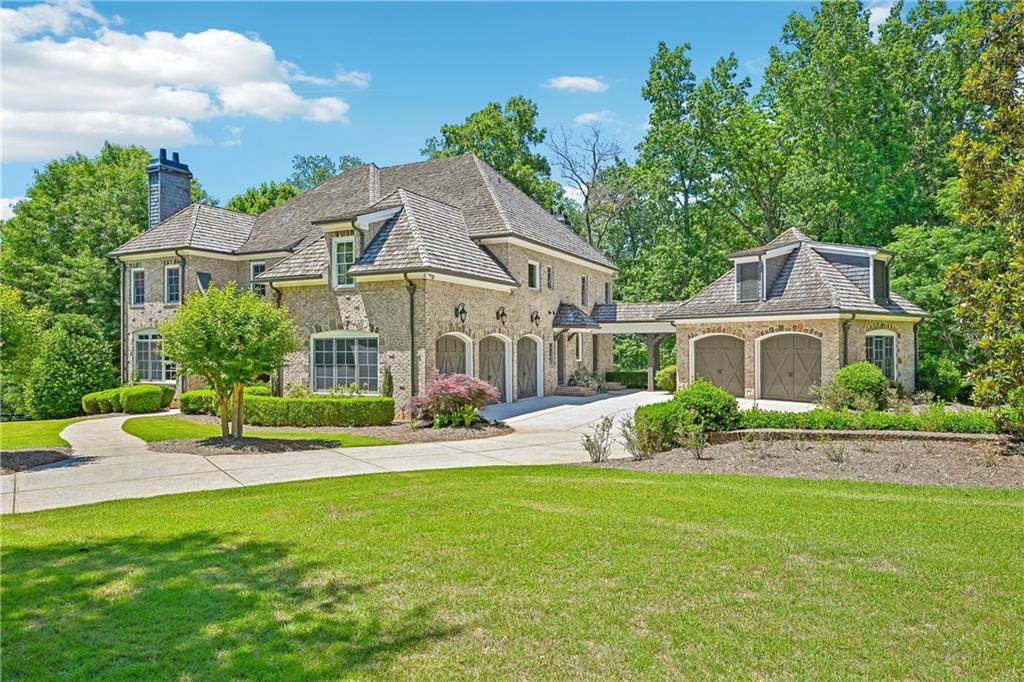 880 Crabapple Hill