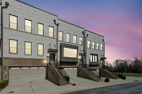 Townhouse For Sale - 2153 Hinton Drive<br/> Smyrna, GA 30080