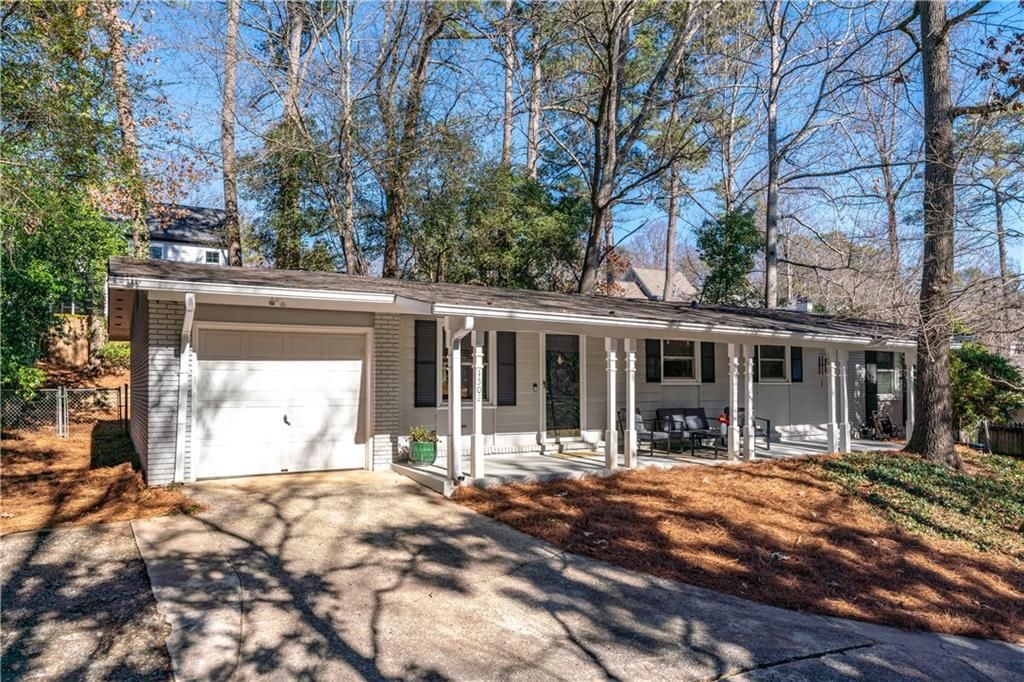 Photo of 1502 Bubbling Creek Road, Brookhaven, GA 30319 (MLS # 7703988)