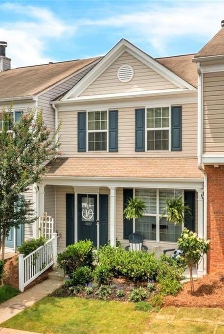 Welcome to this beautiful townhome in the desirable Whittington community! This 3-bedroom, 2.5-bath home features an open floor plan, a spacious family room filled with natural light, and a modern kitchen with granite countertops and stainless steel appliances. The primary suite includes a walk-in closet and double vanity. Enjoy a fully fenced backyard and private patio, perfect for relaxing or entertaining. Community amenities include a swimming pool, playground, and dog park. Conveniently located just minutes from Avalon, Halcyon, GA-400, shopping, dining, and top Forsyth County schools: Brandywine ES, DeSana MS, and Denmark HS. Property is tenant-occupied; please schedule showings in advance.