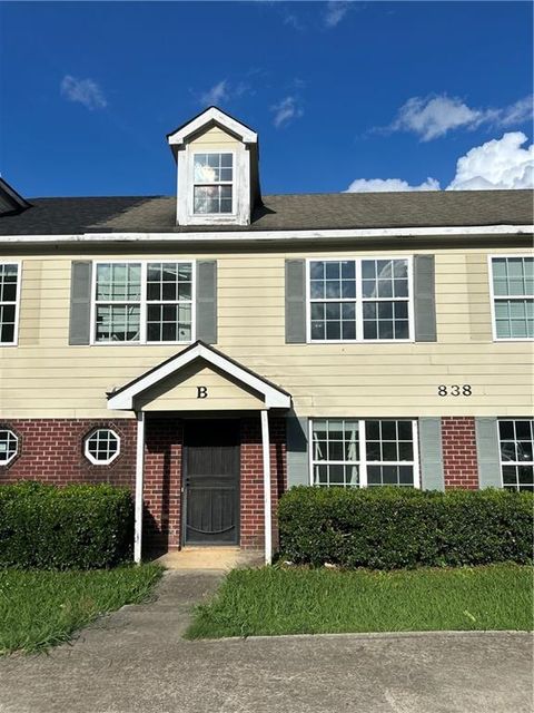 Townhouse For Sale - 838 Store House Court Ct<br/> Monroe, GA 30655