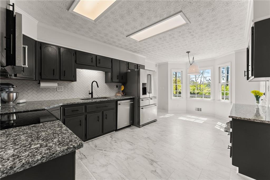 131 Fitchburg Drive, Woodstock, Georgia image 11