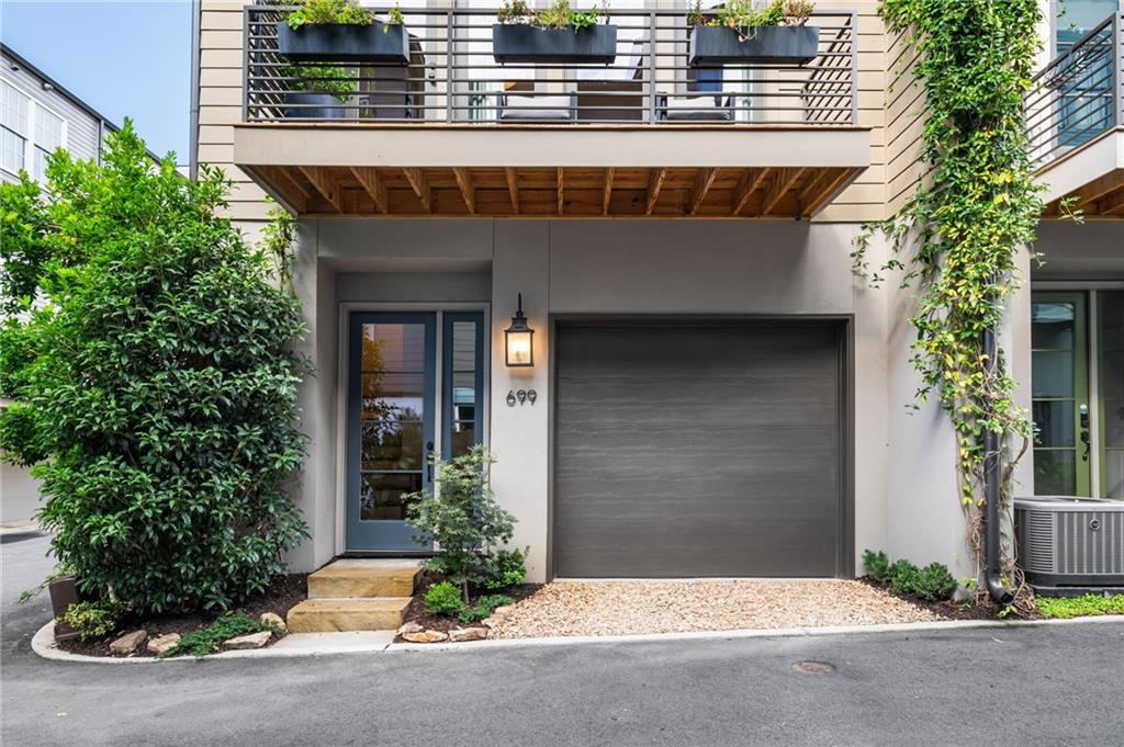 699 Eustace Street SE