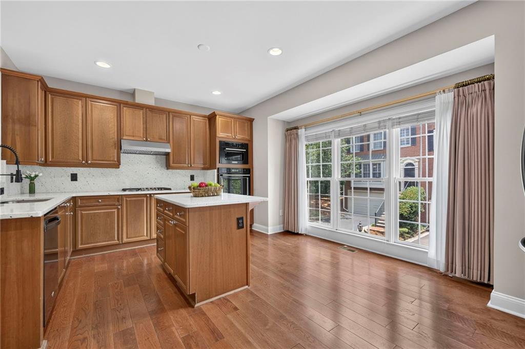 1735 Peachtree Street NE 619