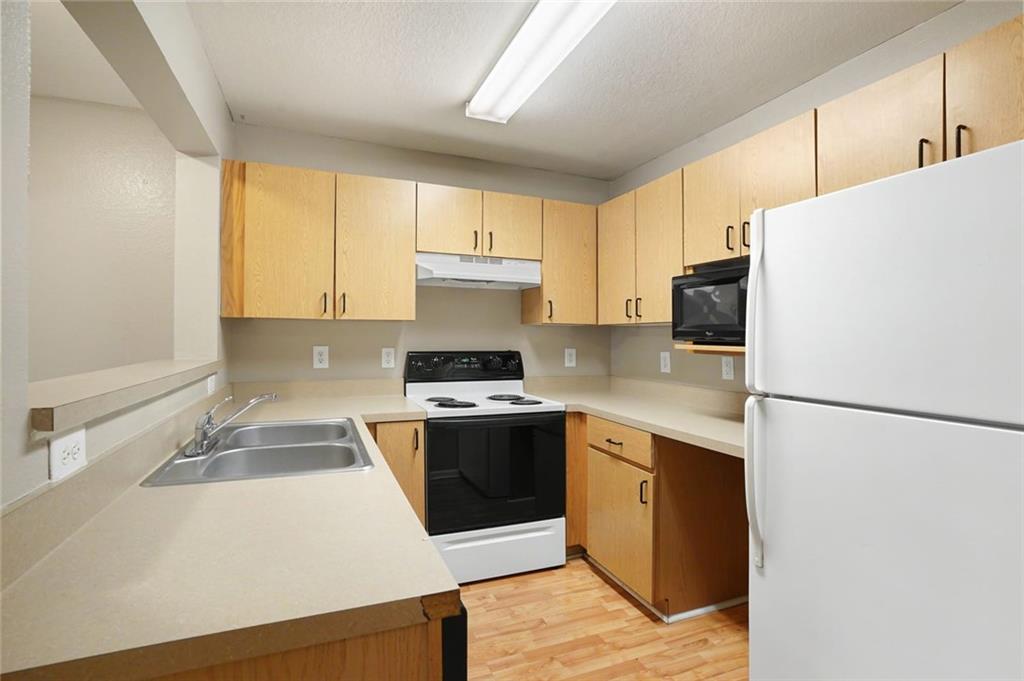 211 North Avenue 1332