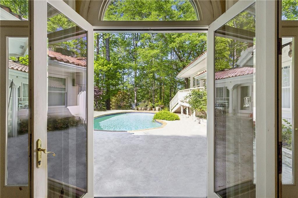 9355 Huntcliff Trace, Sandy Springs, Georgia image 4