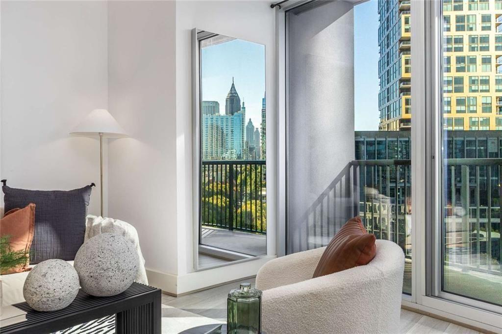 1080 Peachtree Street NE 1006