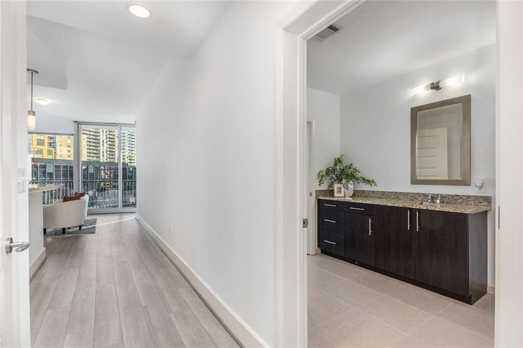 1010 Midtown - Residential