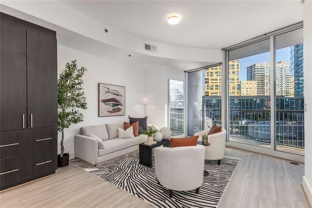 1080 Peachtree Street NE 1006