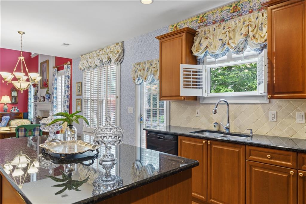 3032 Montclair Circle, Smyrna, Georgia image 13