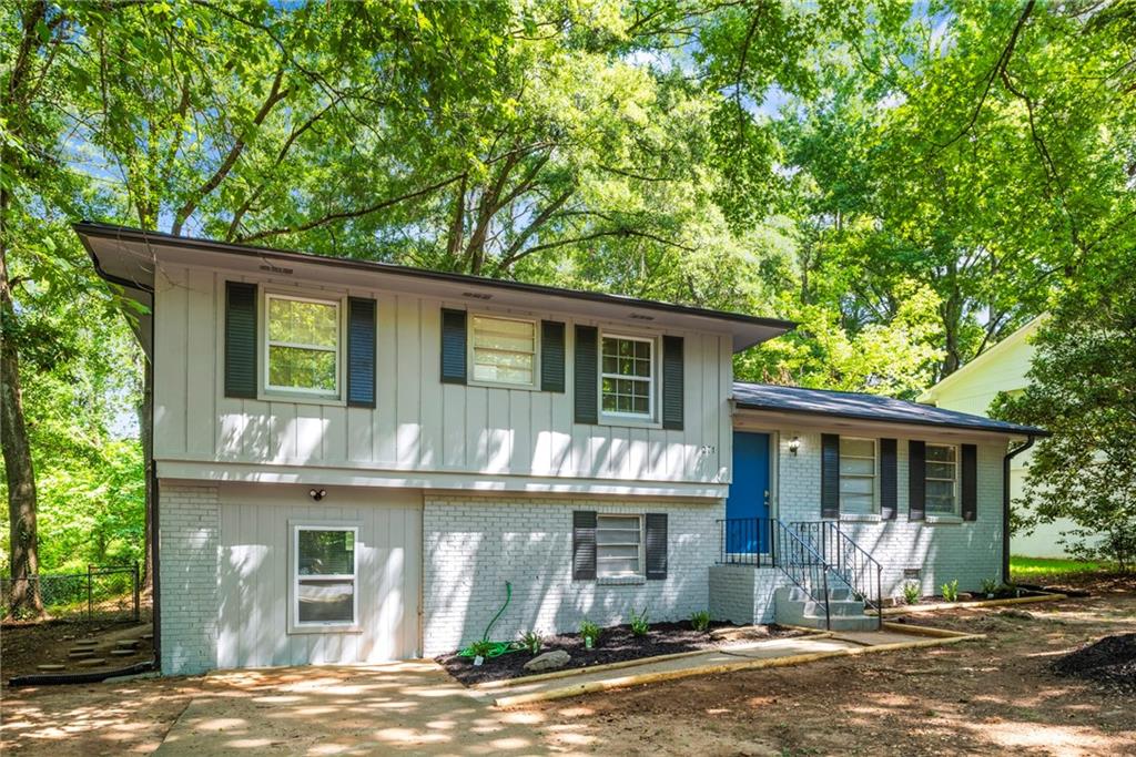 271 Leafwood Lane, Riverdale, Georgia image 2