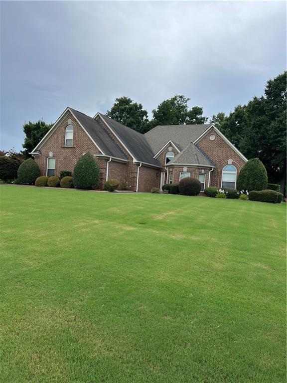 GATED COMMUNITY in the Crystal Lake subdivision with 4 Tennis Courts, swimming pool, Playground, Clubhouse, Fitness Center, and Sidewalks, a beautiful ranch house on a golf course, upscale residential community in McDonough known for its well-kept homes and peaceful vibe. It's close to highways, shopping centers, and several local restaurants, convenient for anyone commuting or juggling long shifts. minutes away from Costco, Sam's Club, Publix, Target, Home Depot, and much more....