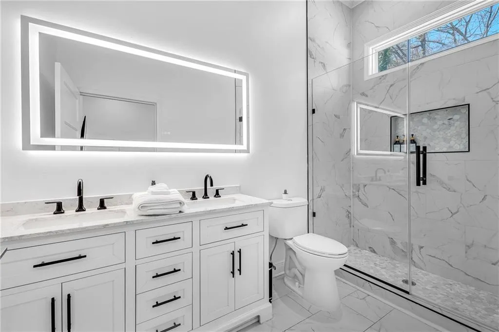 Atlanta, Georgia 30337, United States, 5 Bedrooms Bedrooms, ,4 BathroomsBathrooms,Residential,Active,129067