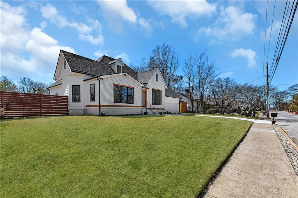 Atlanta, Georgia 30337, United States, 5 Bedrooms Bedrooms, ,4 BathroomsBathrooms,Residential,Active,129067