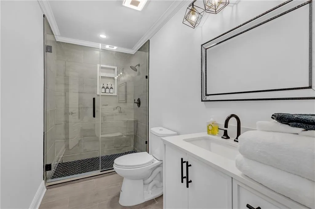 Atlanta, Georgia 30337, United States, 5 Bedrooms Bedrooms, ,4 BathroomsBathrooms,Residential,Active,129067