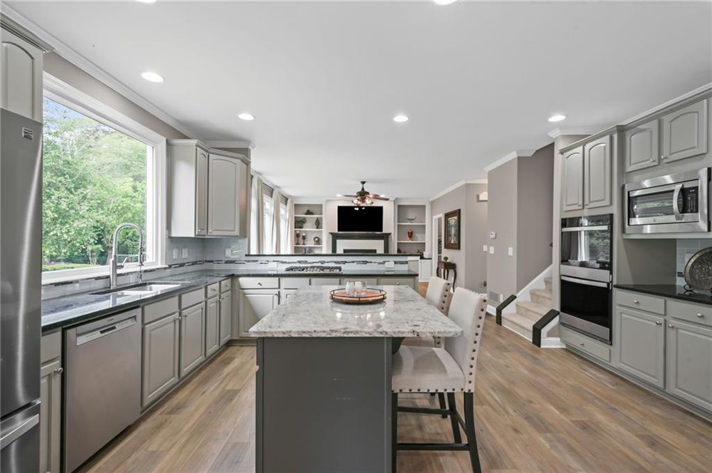 393 Taylor Glen Drive, Alpharetta, Georgia image 8