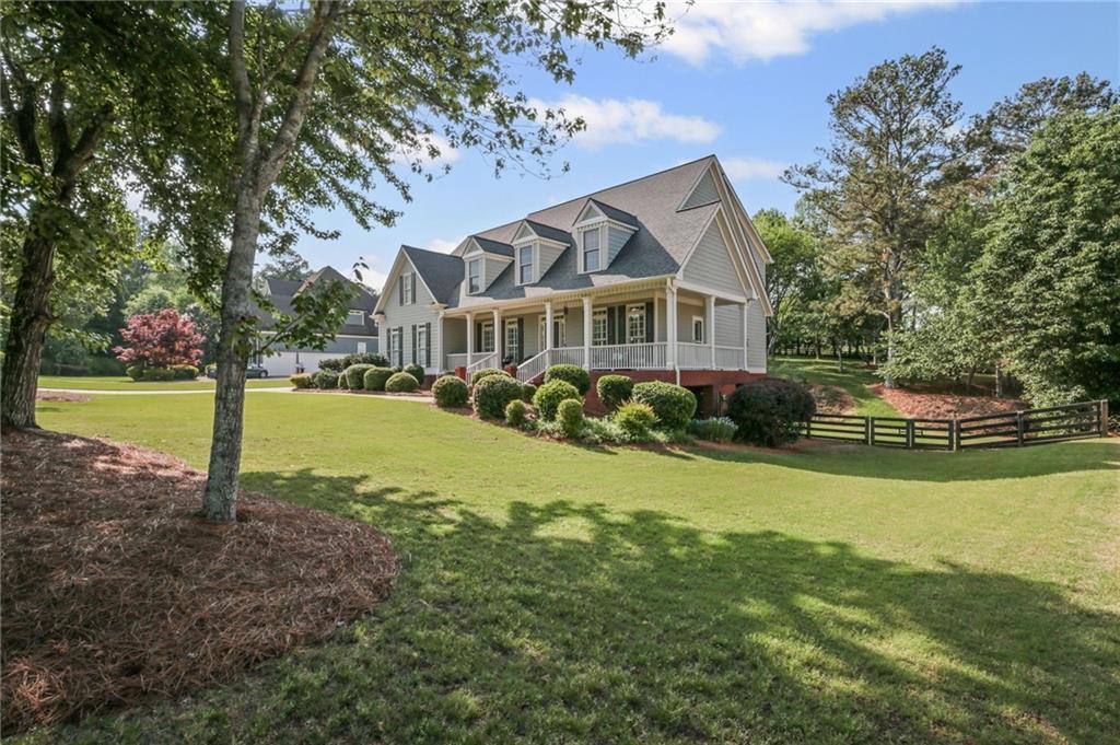 393 Taylor Glen Drive, Alpharetta, Georgia image 2