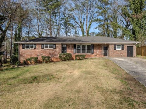Homes For Sale - 2428 Pine Springs Court<br/> Dekalb County, Decatur, GA 30034