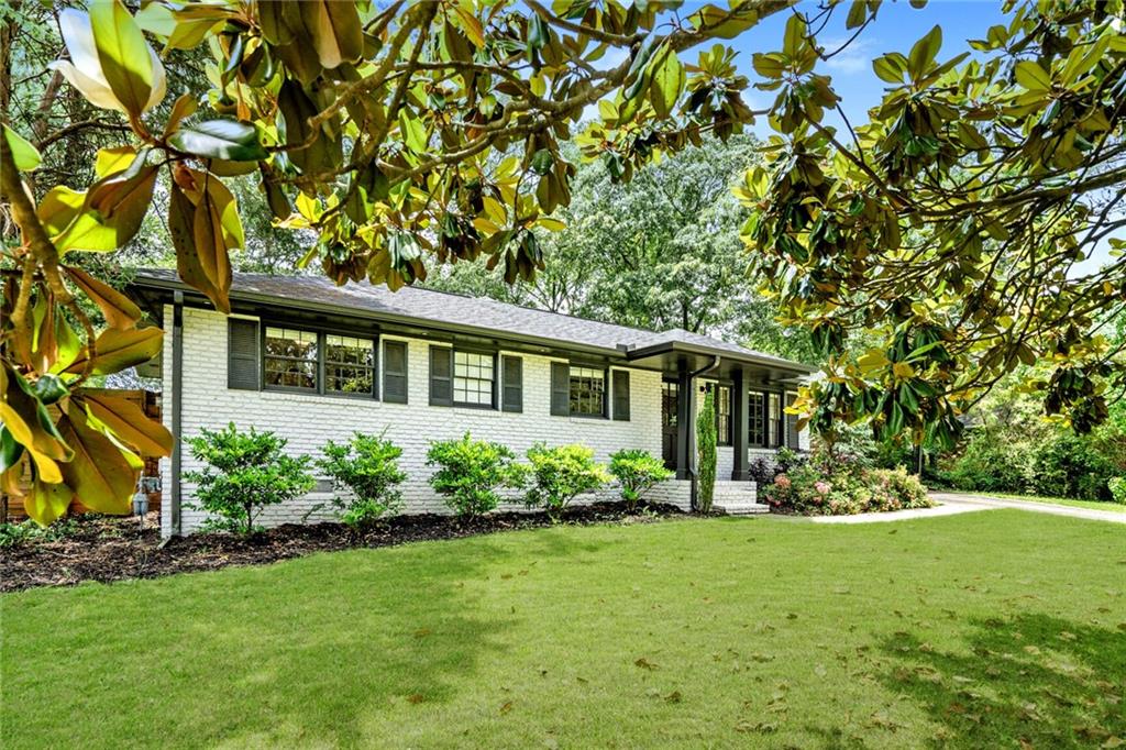 233 Dorris Drive SW