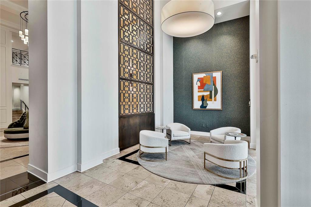 565 Peachtree Street NE 1511