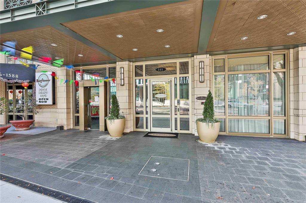 565 Peachtree Street NE 1511