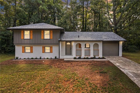 Homes For Sale - 4629 Elm Ridge Court<br/> Stone Mountain, GA 30083