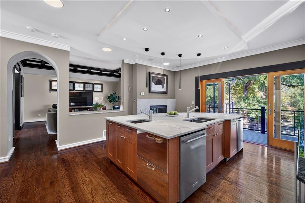 1216 E Rock Springs Road