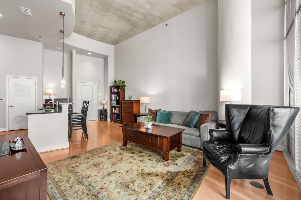 44 Peachtree Place NW 525