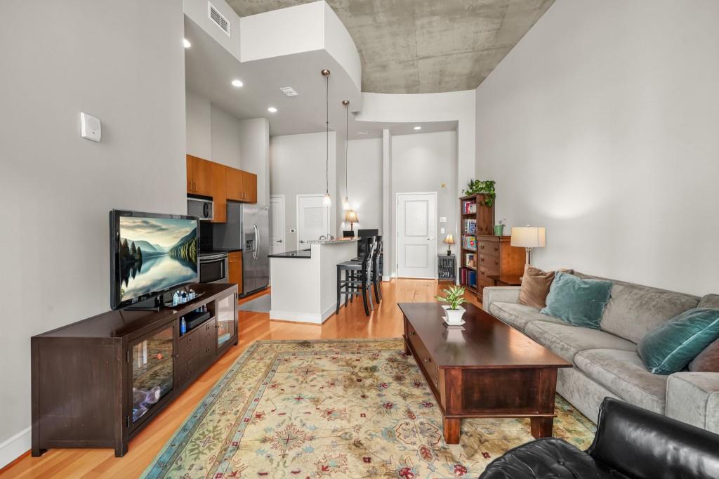 44 Peachtree Place NW 525