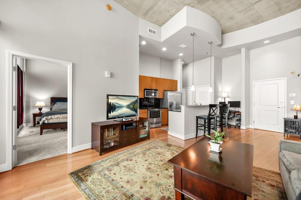 44 Peachtree Place NW 525