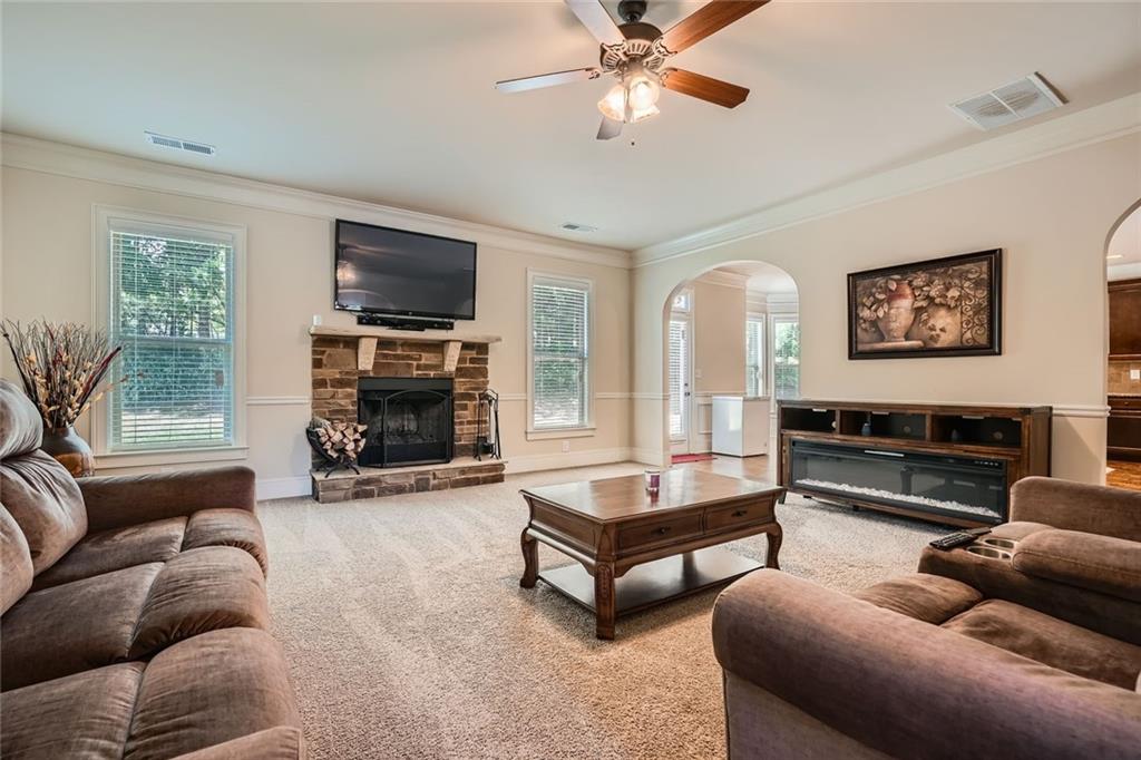 349 Pennant Lane, Fairburn, Georgia image 6