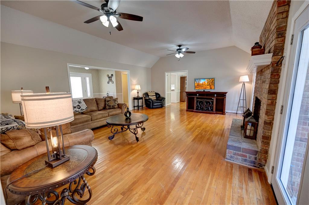 224 Shadowood Drive SE