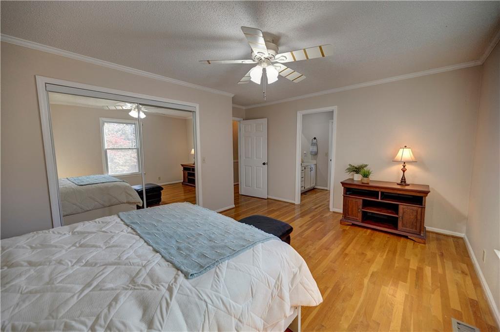 224 Shadowood Drive SE