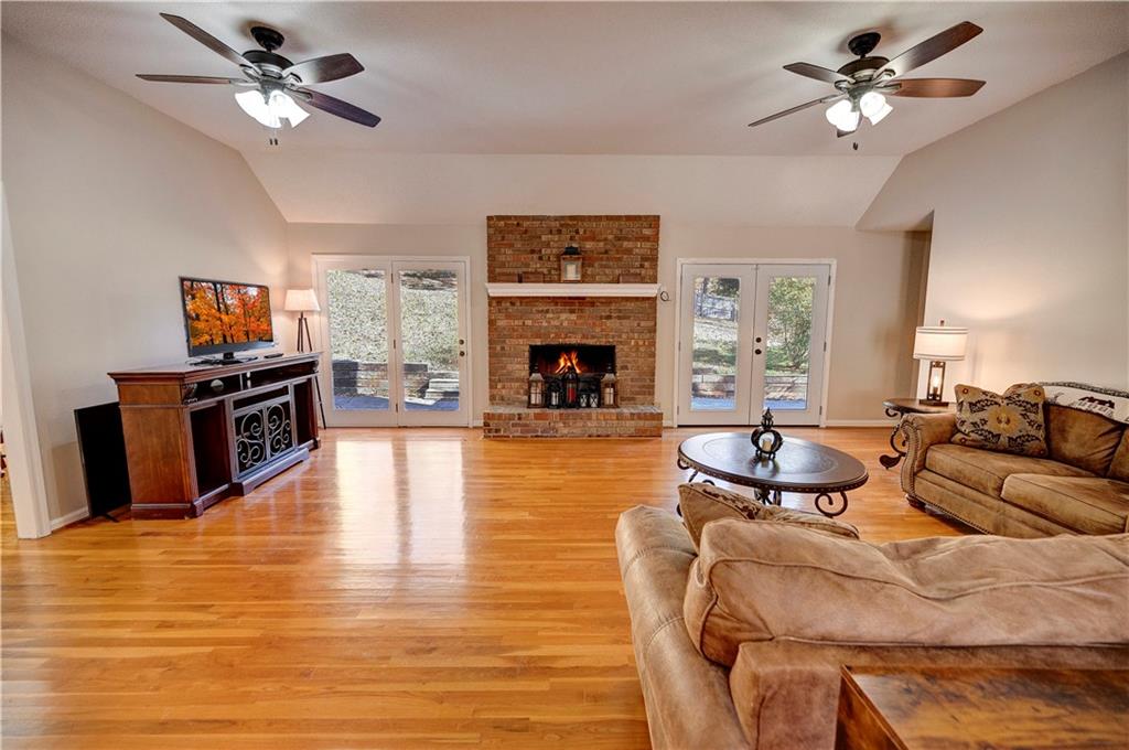 224 Shadowood Drive SE