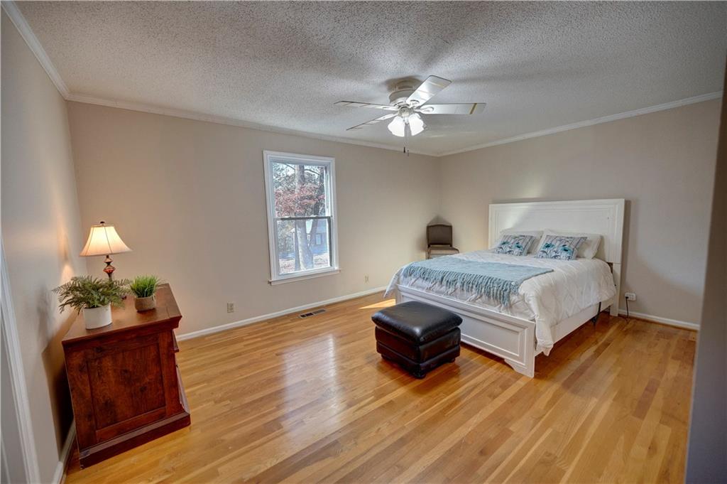 224 Shadowood Drive SE