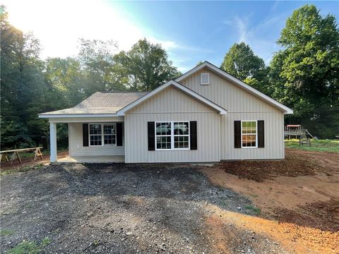 A home in Dahlonega