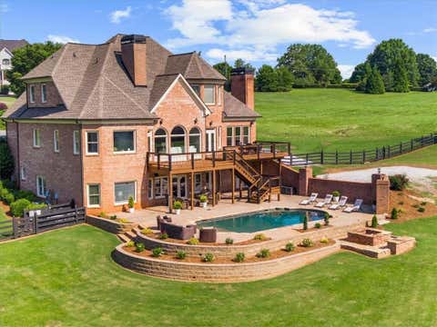 Homes For Sale - 7130 Little Brook Lane<br/> Cumming, GA 30041