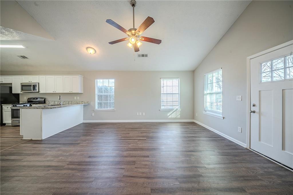 540 Lakecourt Drive, Mcdonough, Georgia image 7