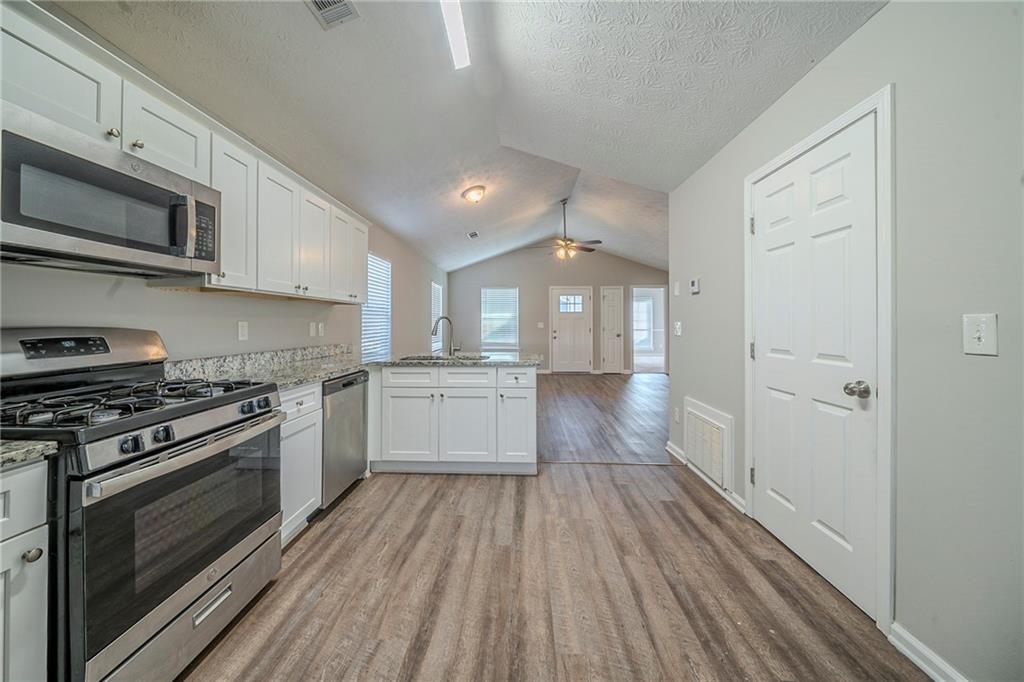 540 Lakecourt Drive, Mcdonough, Georgia image 4