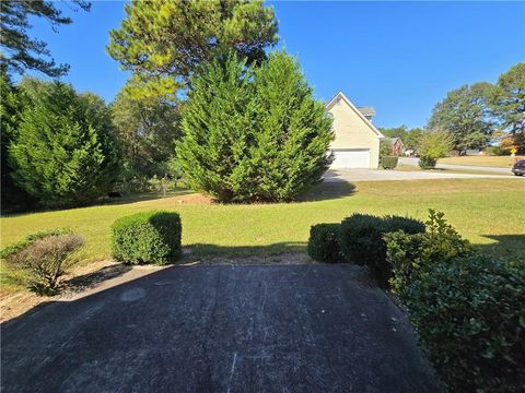 A home in Dacula