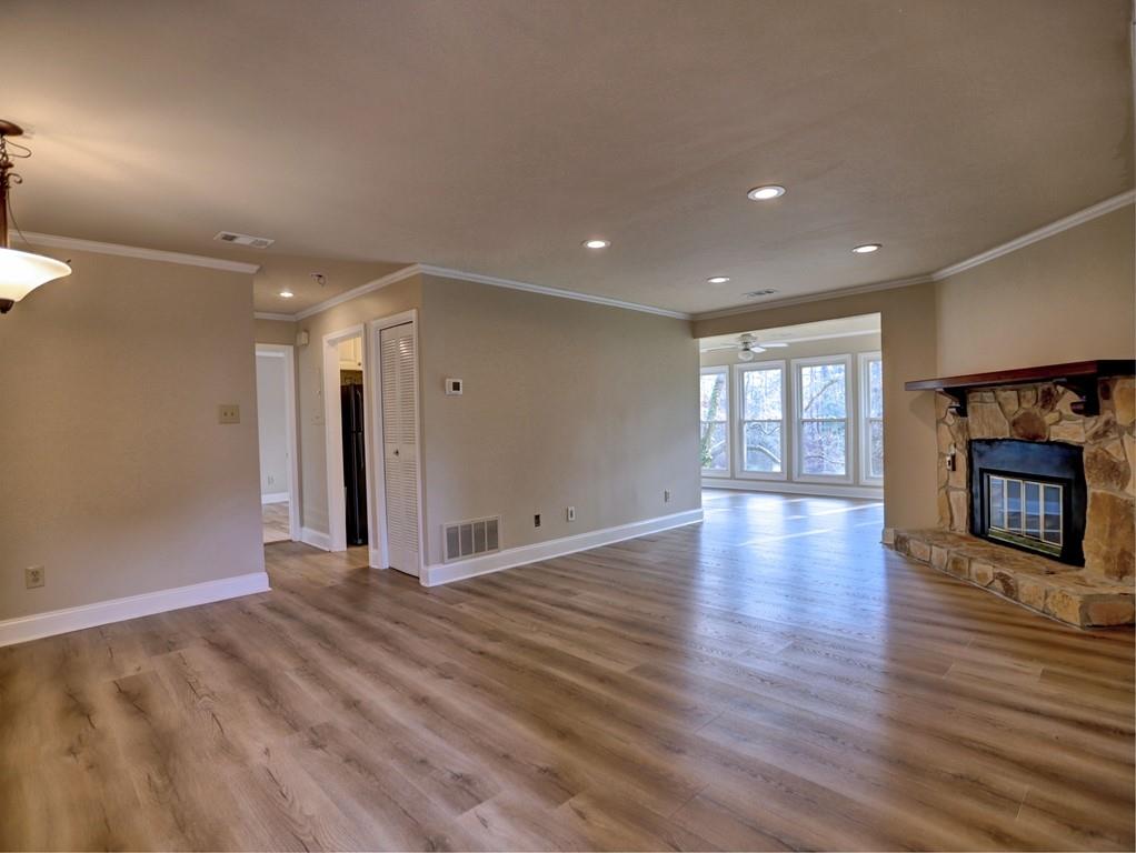 3412 Lake Pointe Circle, Roswell, Georgia image 4