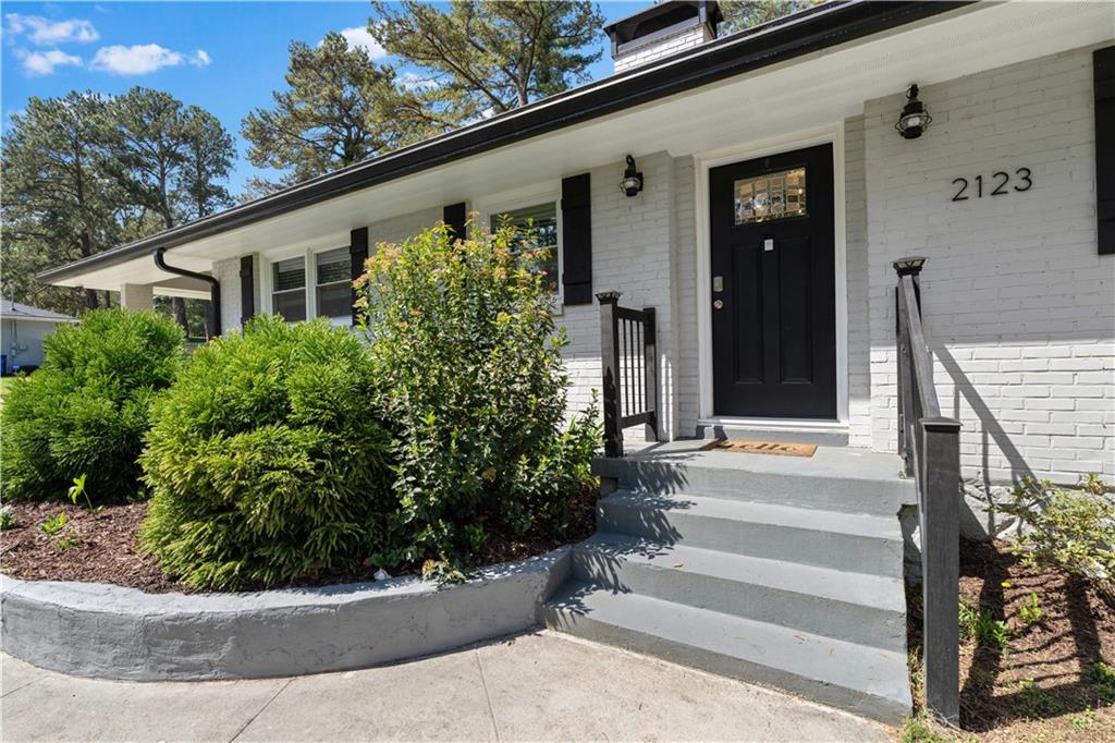 308 Brooks Drive, Fairburn, Georgia image 3
