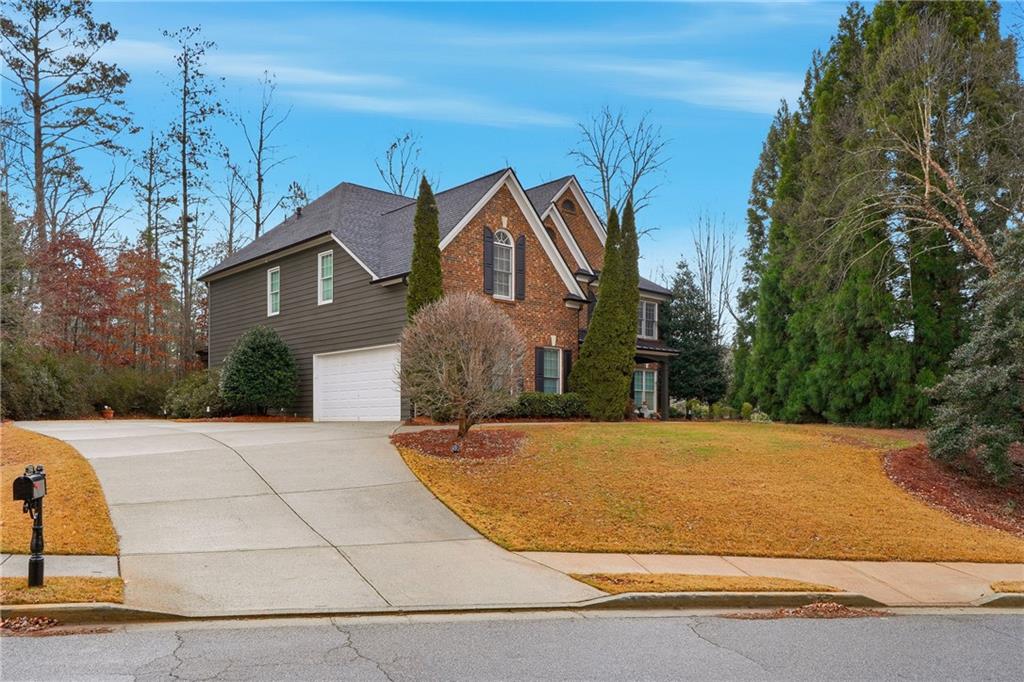 1802 Brackendale Road NW