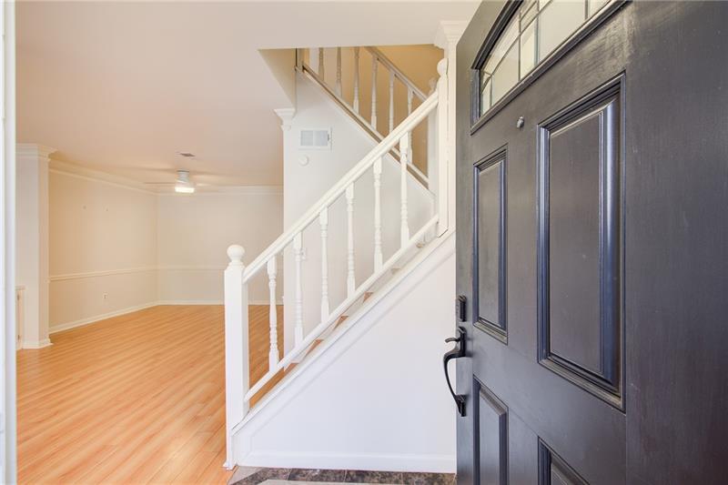 879 Lenox Oaks Circle NE