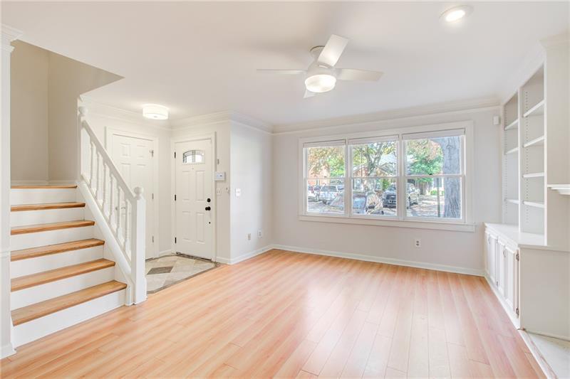 879 Lenox Oaks Circle NE