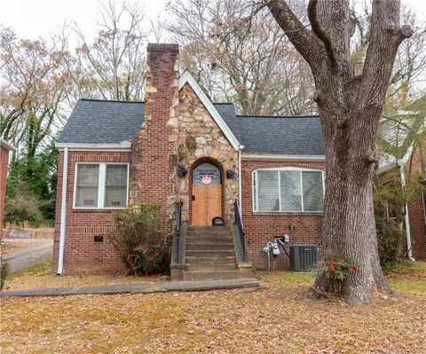 1207 M L King Jr Drive SW Atlanta GA 30314