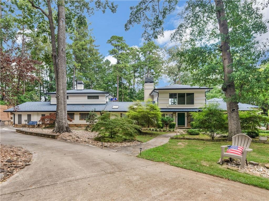2440 Emerald Drive